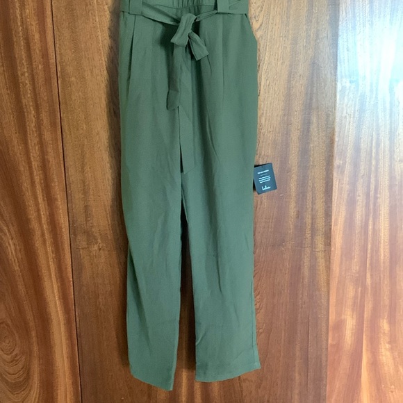 Lulus Green Jumpsuit w/pockets - Picture 3 of 10